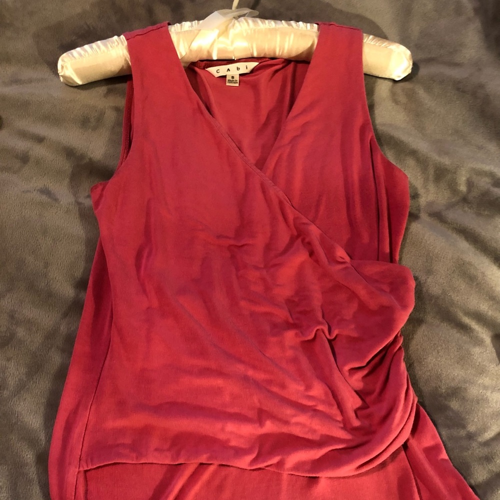 🌹 CAbi pink faux wrap sleeveless top it is sewn